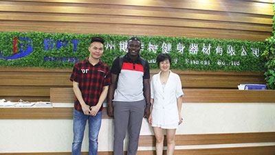 加纳老客户再次采购花季传媒APP下载健身器材