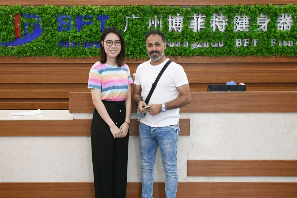 沙特采购花季传媒APP下载品牌商用健身器材